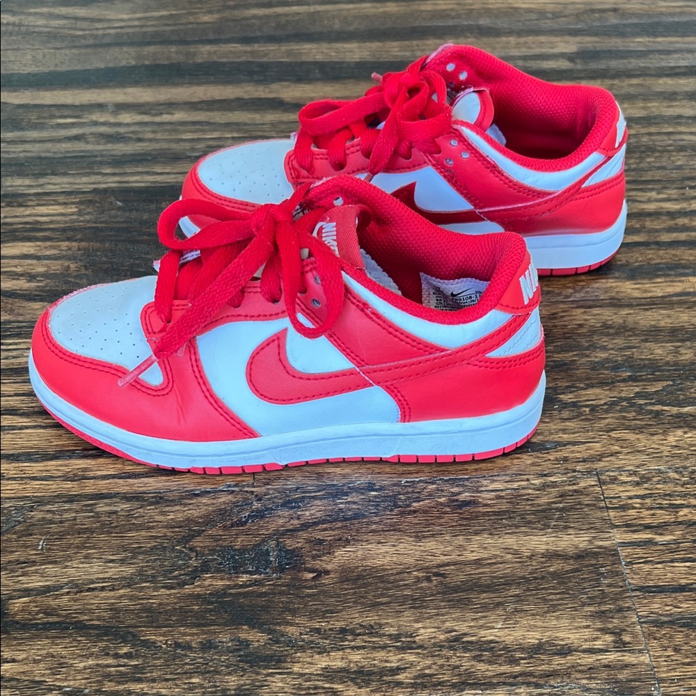 Kids Nike Dunk Low Casual Shoes - Bright Red and White - Picture 3 of 5